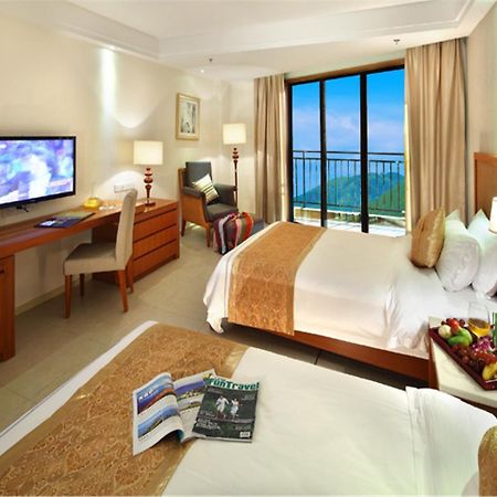 Gentle Grown Sanya Seashore Hotel Exterior photo