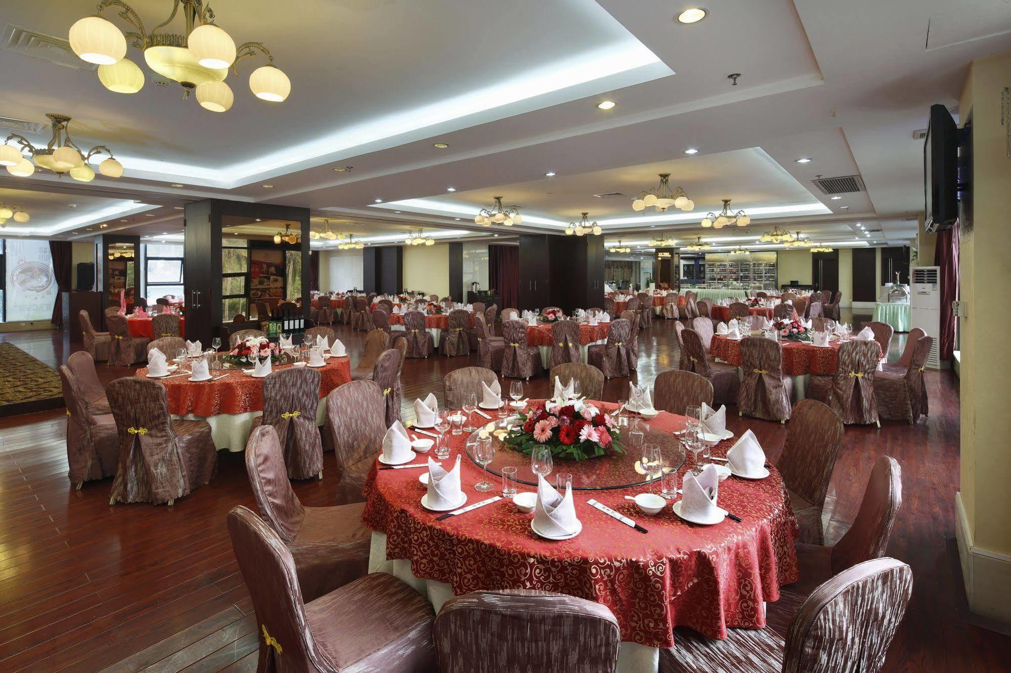 Gentle Grown Sanya Seashore Hotel Exterior photo