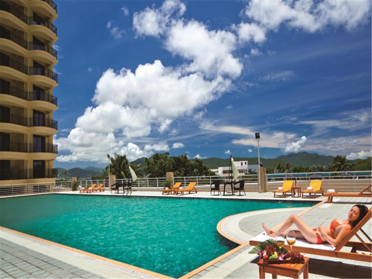 Gentle Grown Sanya Seashore Hotel Exterior photo