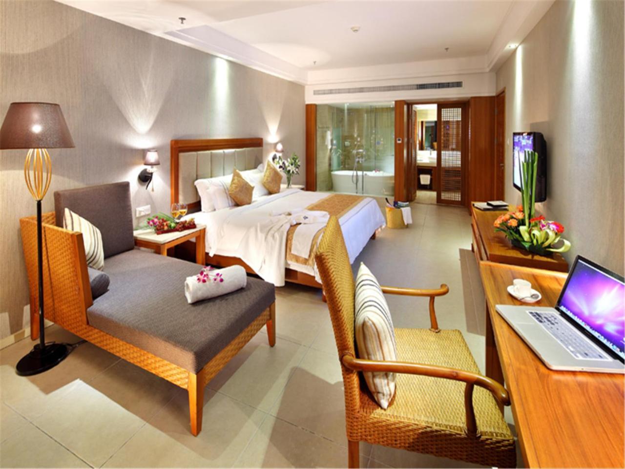 Gentle Grown Sanya Seashore Hotel Exterior photo